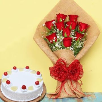 Gorgeous Pineapple Cake with 10 Red Roses Combo