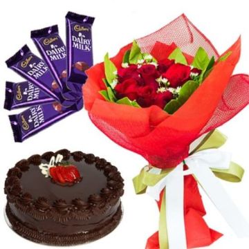 Eggless Half Kg Chocolate Cake with 6 Red Roses Bunch and 5 Chocolates