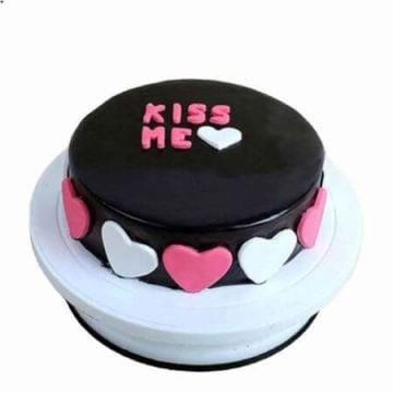 Eggless Kiss Me Chocolate Cake Half Kg