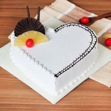 Pineapple Vday Heart Cake Half Kg