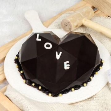 Diamond Heart Pinata Cake 450 Gms